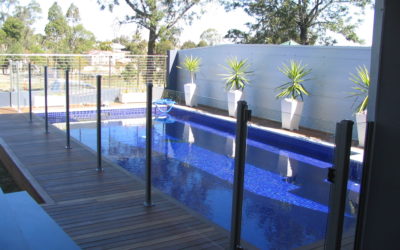 Which One You Should Choose: Glass Pool Fence vs Aluminium Pool Fence
